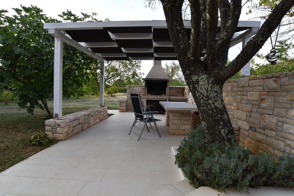 Holiday Home Brhanici Svetvinčenat Exterior foto